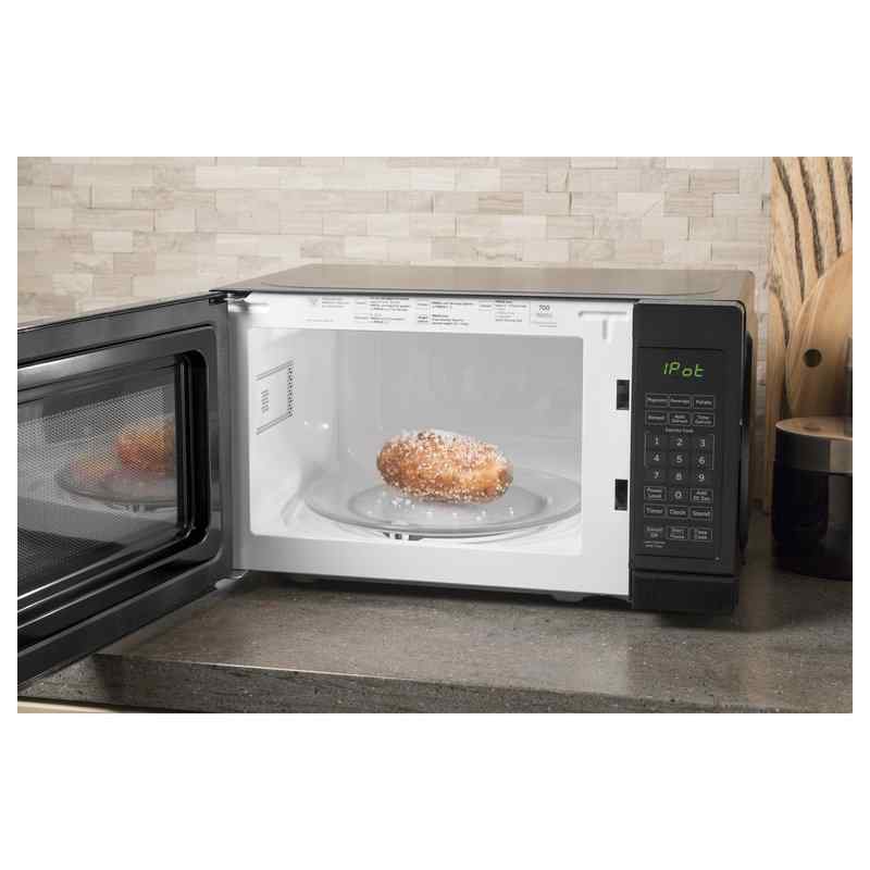 17" 0.7 cu. ft. Countertop Microwave