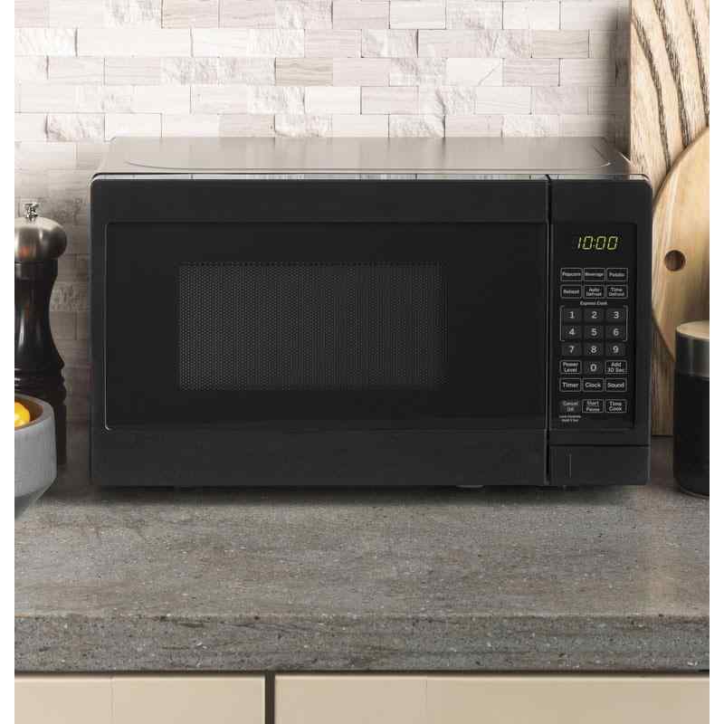 17" 0.7 cu. ft. Countertop Microwave